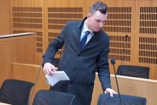 Soud potvrdil řidiči tramvaje za konflikt s ukrajinským párem prospěšné práce - Seznam Zprávy